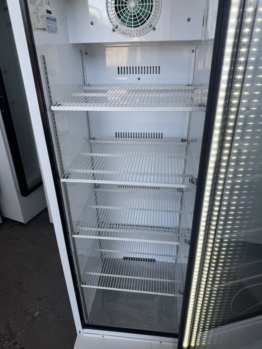 Witryna chłodnicza  z zamrazarka