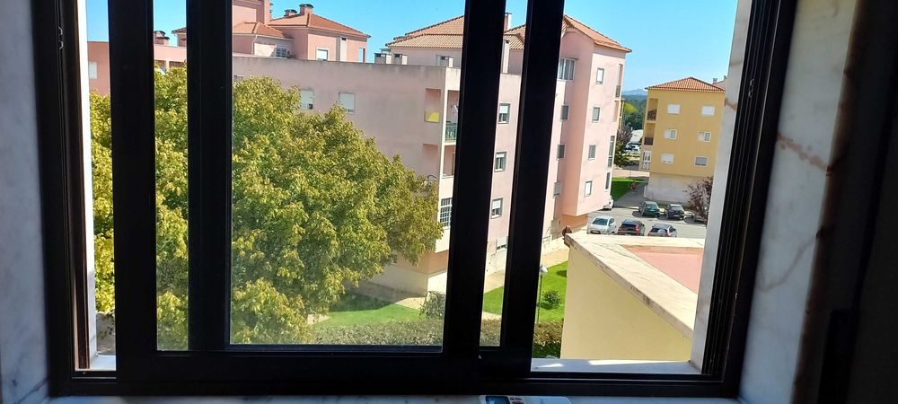 Quartos em apartamento encantador junto a transportes