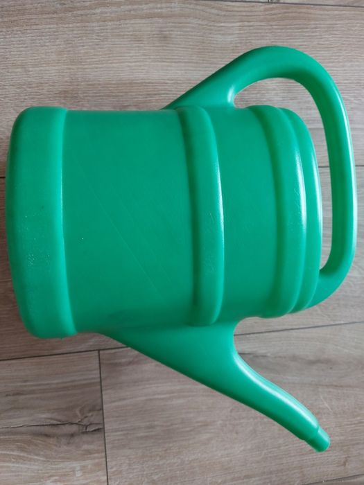 Konewka zielona 5L ogród zgrabna woda podlewanie