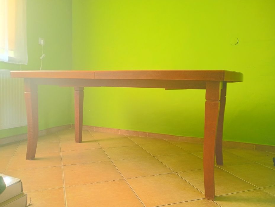 Duży stół do jadalni