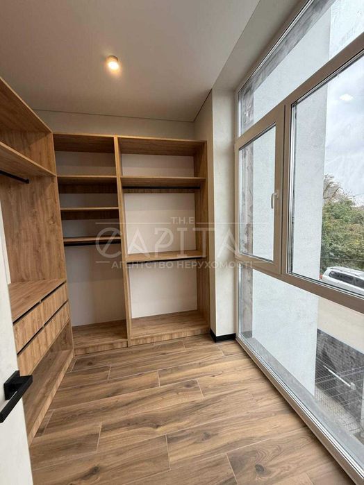 Продаж таунхаусу, Солом'янка, Жуляни, інвертор