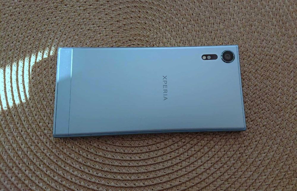 Smartfon Sony Xperia XZs, stan BDB z ładowarką NIEBIESKI cena ostateczna