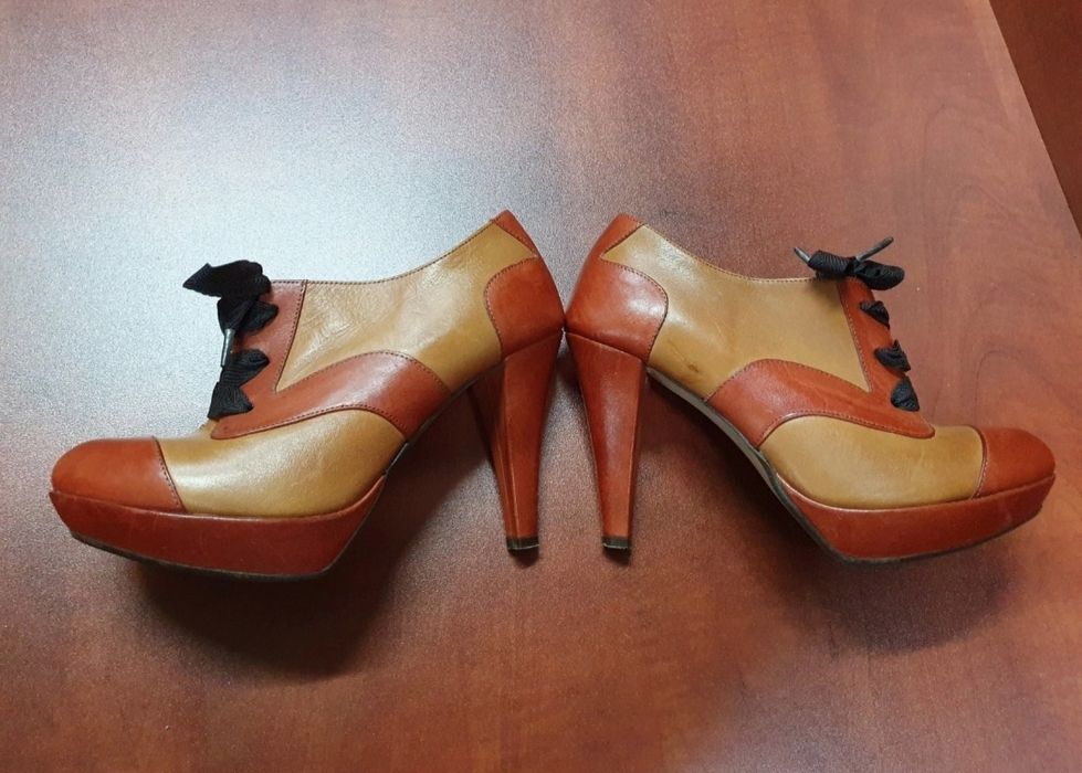 EDEO r 37 skórzane półbuty na obcasie sznurowane wiosenne czółenka