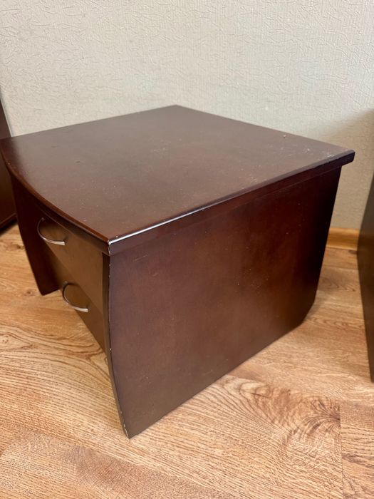 Прикроватные тумбы из дерева комплект