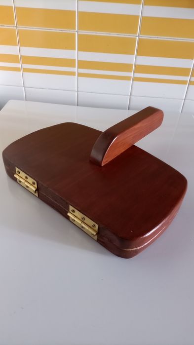 Prensa em madeira para massa (pasteis)