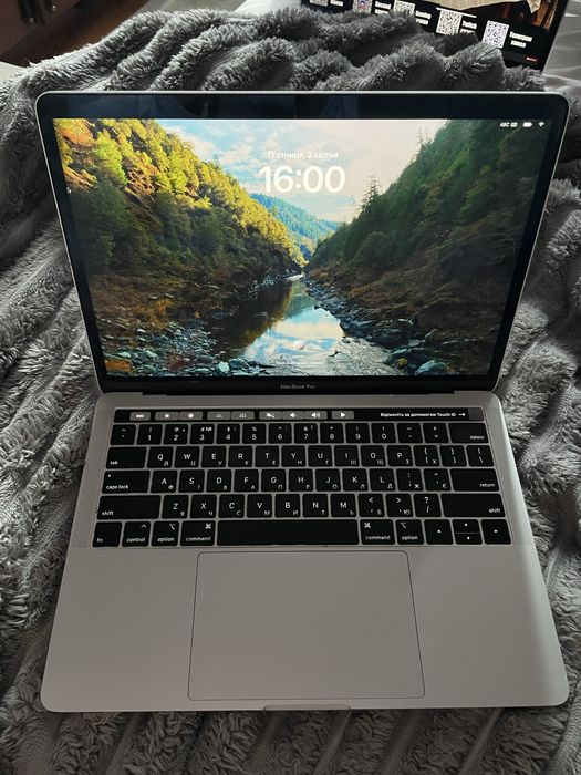 MacBook Pro 13” 2019 / i7 / 16GB / 1TB