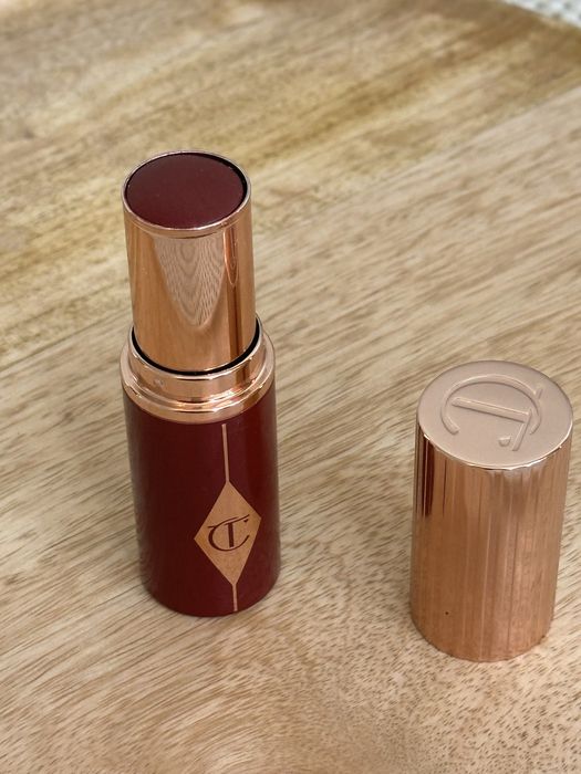 Charlotte tilbury roż w sticku berry glow