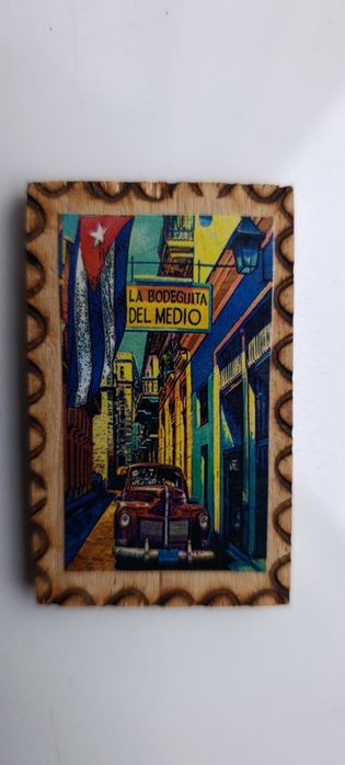 Drewniany magnes na lodówkę z Kuby