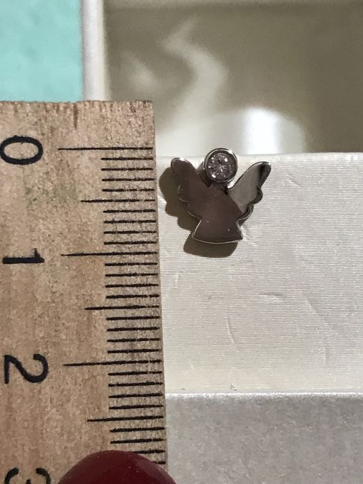 Очень оригинальные золотые серьги в белом золоте на закрутках!