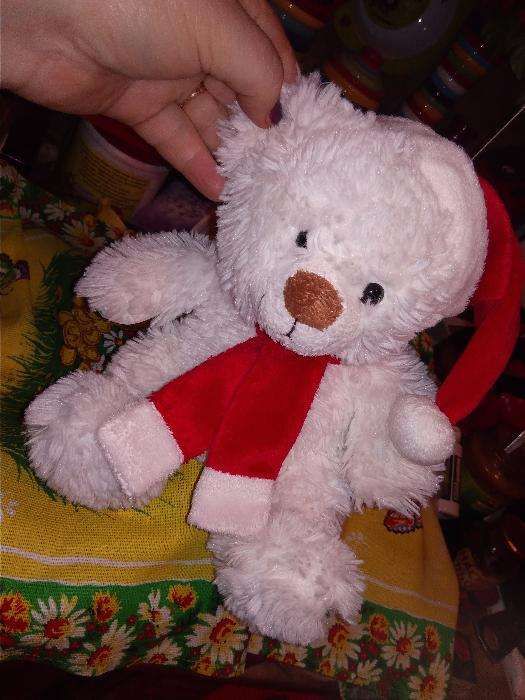 мишка белый в колпаке мягкая детская игрушка новый год дед мороз шарф