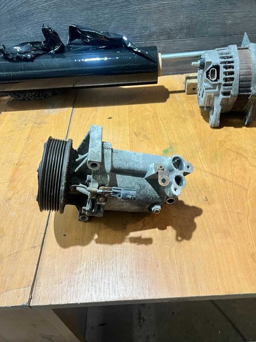 компрессор кондиционера nissan juke qashqai 1.2 renault 92600bv80a
