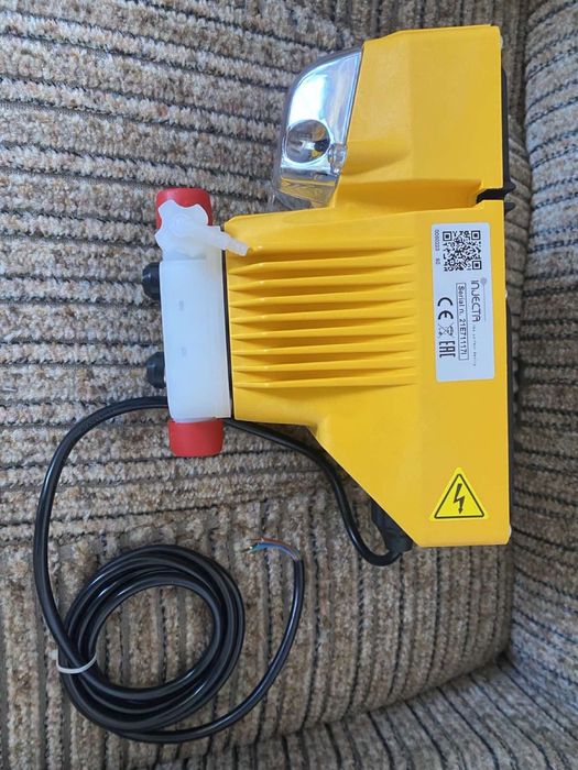 Насос Дозатор Води - Injecta athena 2 at.bx , 3-8 літр в год ( є 2 шт)