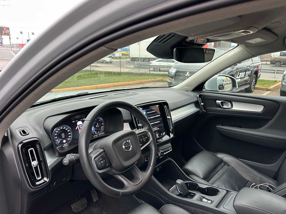 Volvo XC40 2020 Momentum Pro