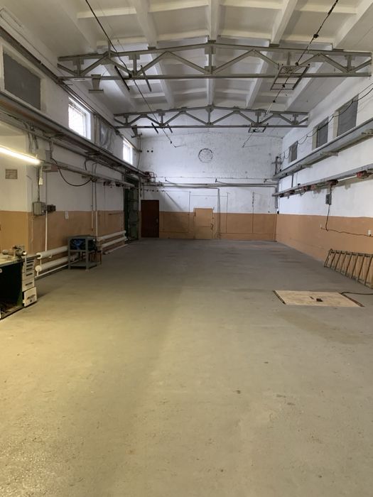 Продається виробнича будівля в центрі міста