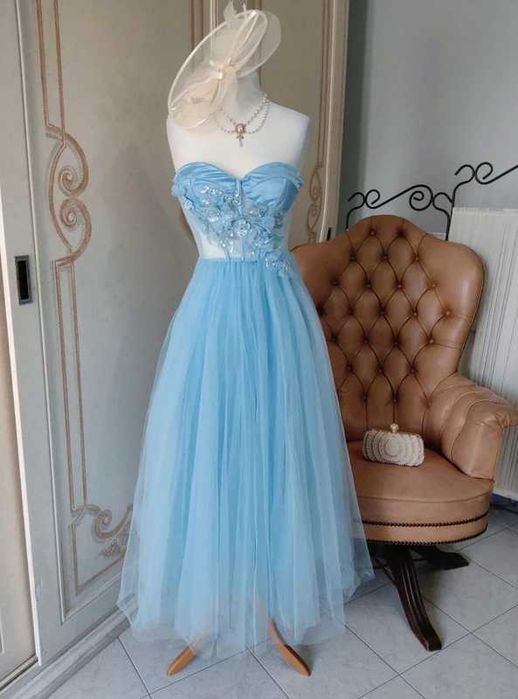 Vestido formal azul claro longo, tamanho L, nunca usado
