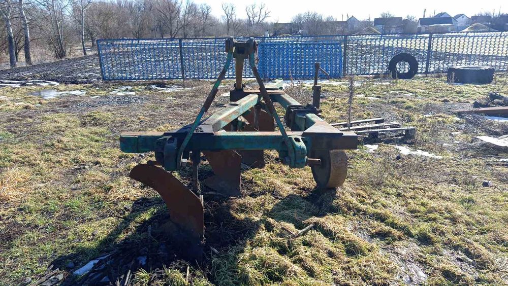 Плуг 4 корпусний в гарному стані