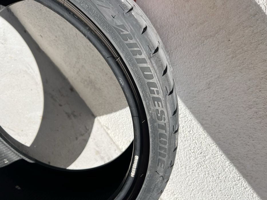 225/35/18 Bridgestone 2 pneus