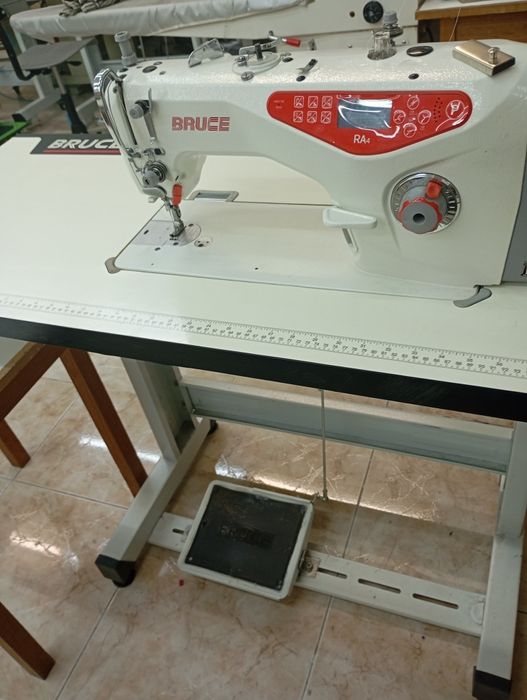 Vendo máquina de costura em óptimo estado.