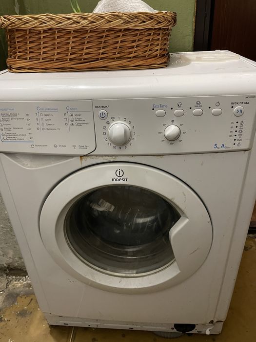 Продам стиральную машыну Indesit