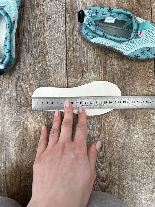 Взуття для плавання / моря