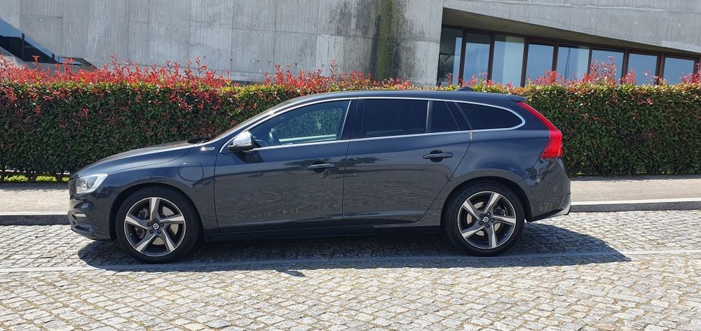 Volvo V60 D6 R-Design Momentum (modelo 2016)
