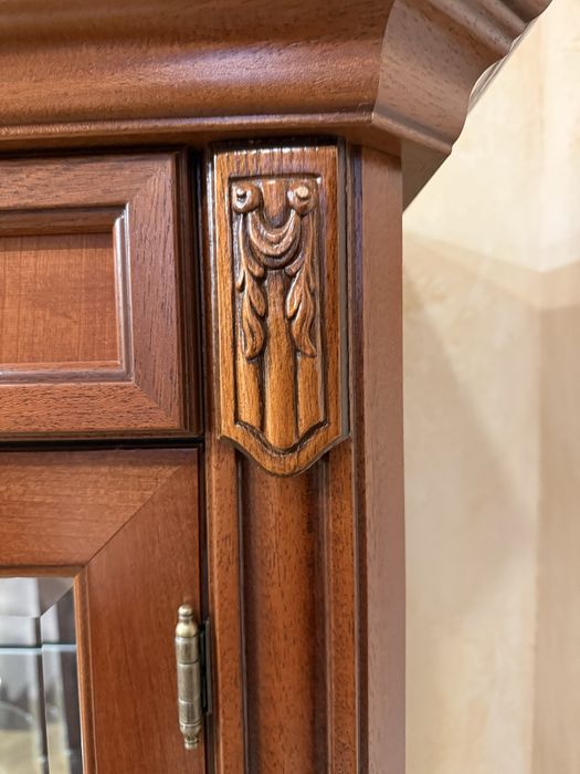 Італійський сервант , шафа, меблі з дерева