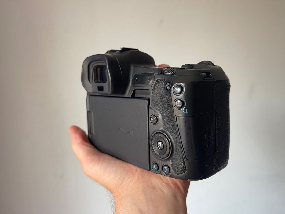 Canon R Body байонет RF бездзеркалка