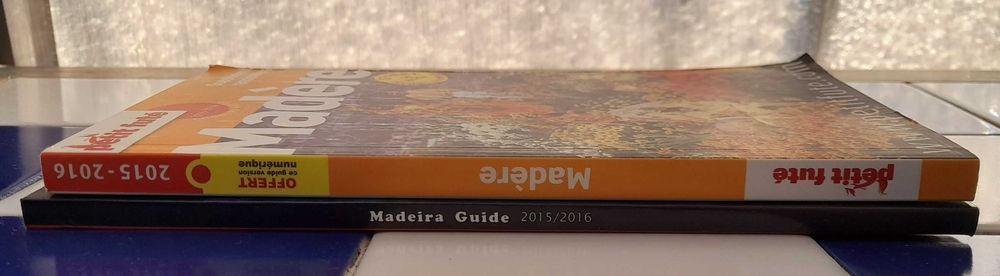 2 Guias de Viagem "Madeira", em Francês (2 Guides de Voyage "Madère")
