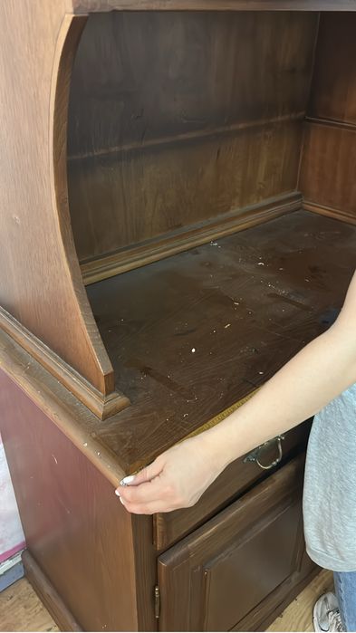 Cristaleira Rústica em Madeira Maciça (Ideal para Restauro)
