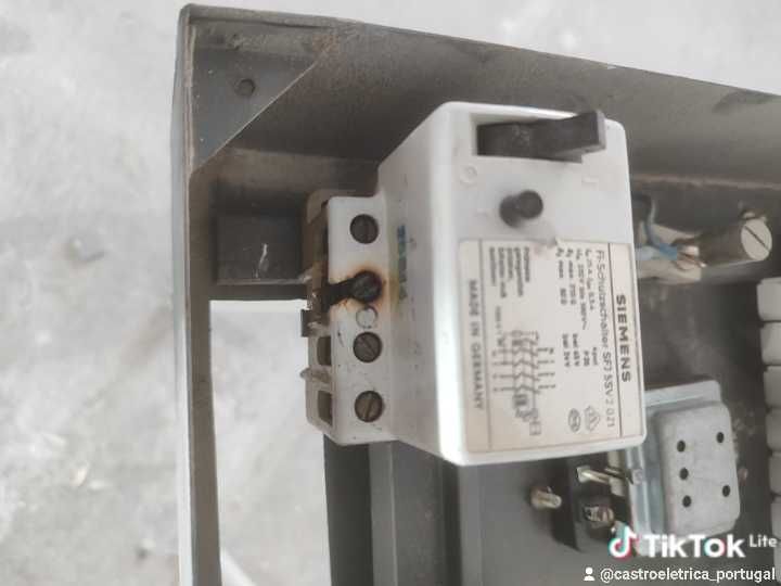 ELETRICISTA RESIDENCIAL E PREDIAL e Serviços Handyman