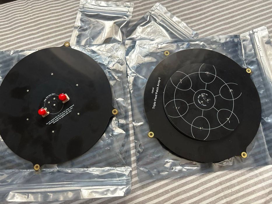 Продам комплект антен Triple Feed Patch Array-1 (Hybrid) 5.8гц