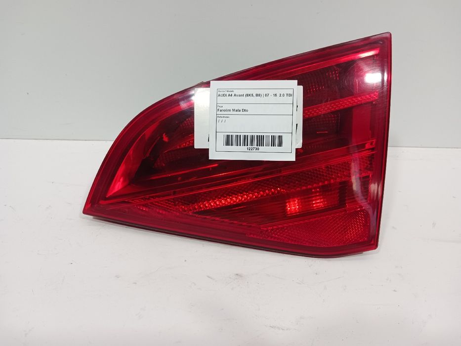 Farolim da mala direito AUDI A4 Avant (8K5, B8)