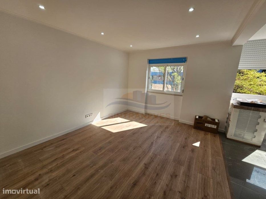 T2 Totalmente Remodelado | Venteira, Amadora