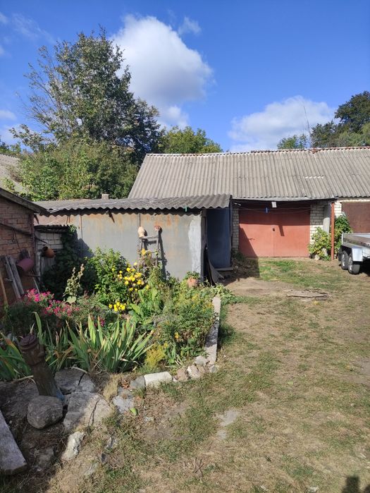 Продається квартирний будинок