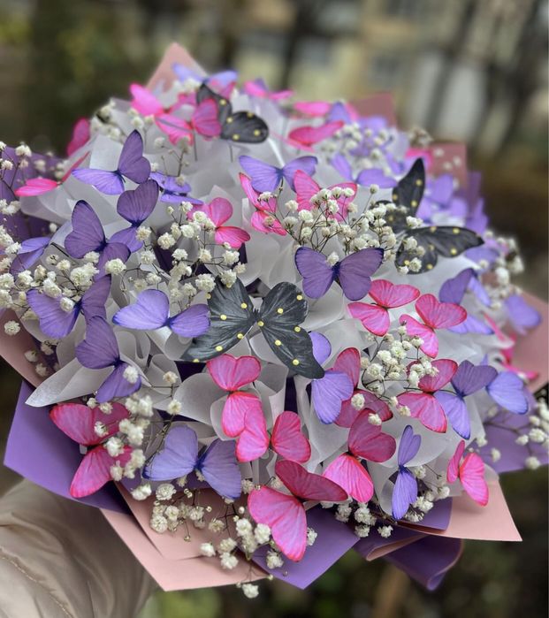 Букет с бабочек сердечек
