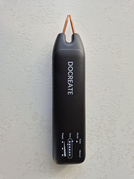 Портативный аккомуляторный сварочный аппарат.