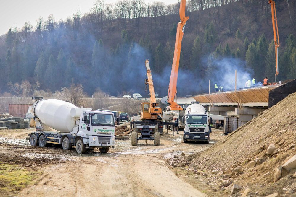 Оренда Автобетононасос з Свіжим Бетоном. Бетононасос.