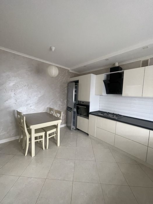 Дворівнева 3 кім квартира,Продається.