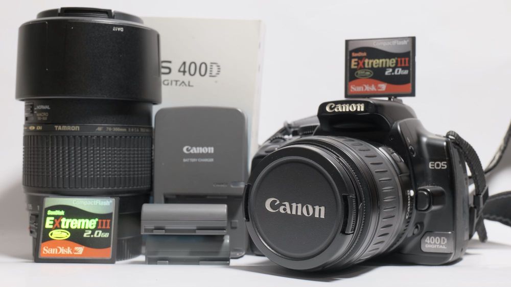 Canon EOS 400D + 2 об’єктиви + 2 батареї + зарядка + сумка