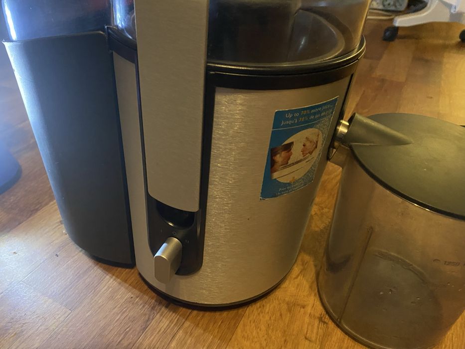 Соковижималка Philips HR1861/00