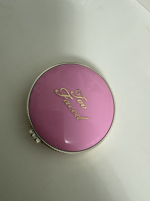 Róż Too Faced Cloud Crush