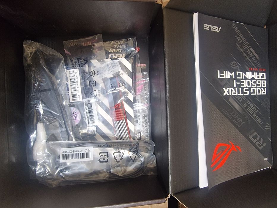 Материнська плата Asus Strix B650E-I Gaming WiFi AM5 DDR5