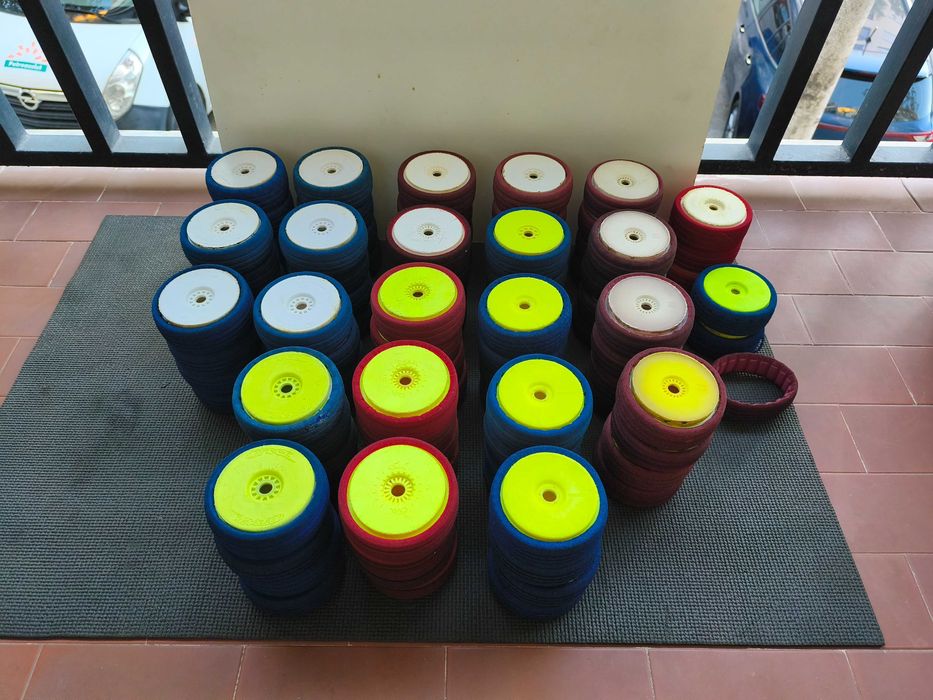 22 Carros de jantes e inserts para Buggy 1/8TT