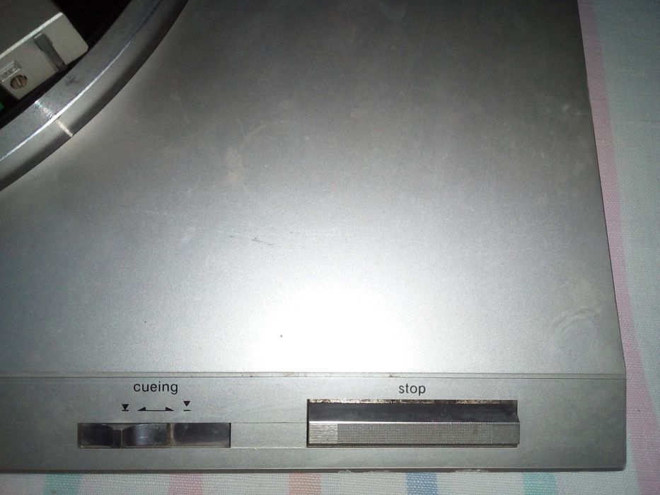 проигрыватель винила TECHNICS SL-B210