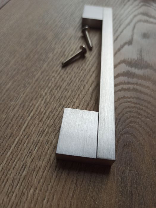 Uchwyty meblowe szczotkowane srebrny rozstaw 16 cm