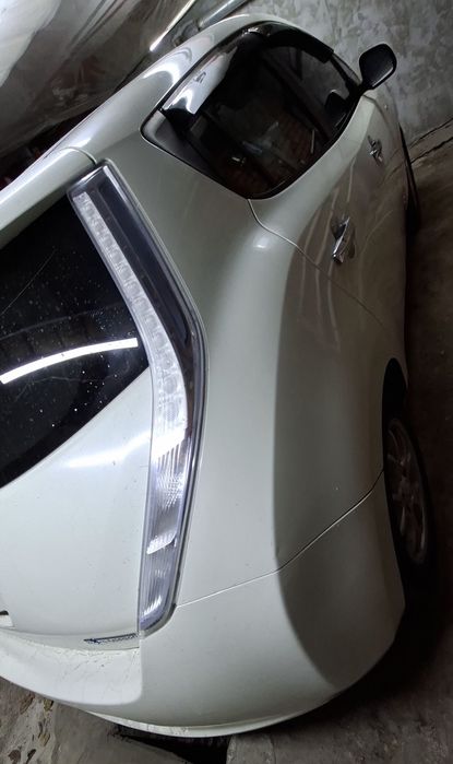 Nissan leaf 2011р