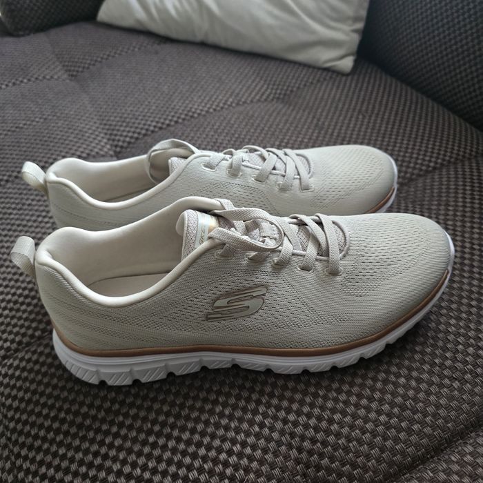Nowe SKECHERS rozmiar 40