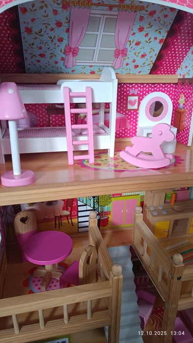 Domek dla Lalek Drewniany Duży Oświetlenie LED Mebelki 3 Poziomy