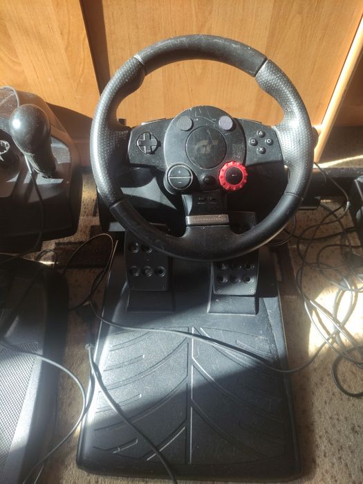 Два керма logitech та підставку