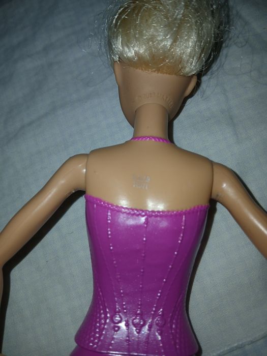 Bonecas barbie e frozen em bom estado